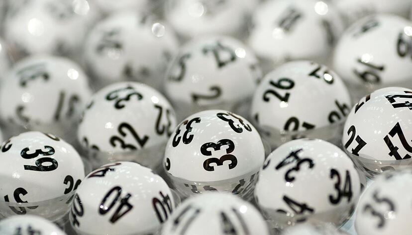 6 Richtige aus der Urne der 49: Wer noch die Superzahl richtig getippt hat, freut sich &uuml;ber den Lotto-Jackpot.