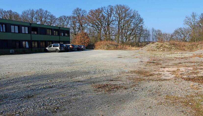 Direkt neben dem Landwirtschaftsamt entsteht die neue Anlage.
Foto: Reichert
