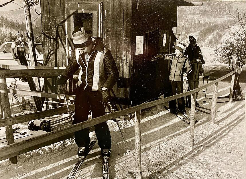 1979 genossen zahlreiche Wintersportler das Skifahren auf dem Juxkopf. 1979 genossen zahlreiche Wintersportler das Skifahren auf dem Juxkopf.