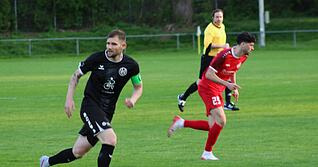 Unter Ersatzkapit&auml;n Jannik Dannh&auml;u&szlig;er zeigt der VfR Heilbronn auch gegen den TSV Oberensingen ein k&auml;mpferisches Gesicht.