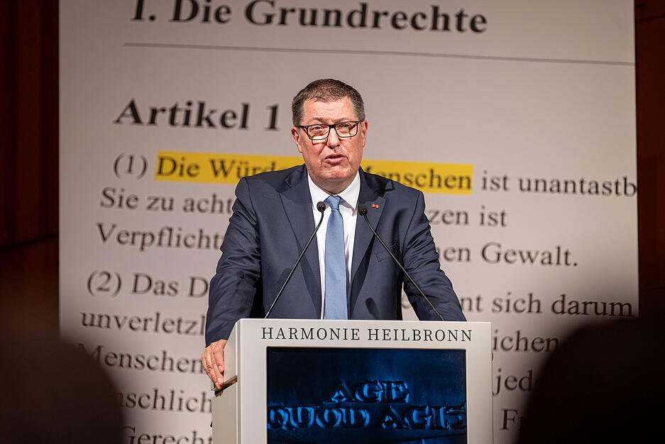 In der Heilbronner Harmonie ist Günther Jauch mit dem Demokratiepreis „Württemberger Köpfe“ ausgezeichnet worden.