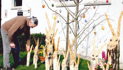 Lustige Osterhasen mit Ohren aus Birkenholz