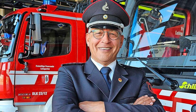 André Göbl wurde von der Feuerwehr Leingarten zum Ehrenkommandanten ernannt. Nach 37 Jahren im freiwilligen Dienst, davon 15 Jahre als Kommandant, hat er vieles bewegt.
Foto: Ben Ferdinand André Göbl wurde von der Feuerwehr Leingarten zum Ehrenkommandanten ernannt. Nach 37 Jahren im freiwilligen Dienst, davon 15 Jahre als Kommandant, hat er vieles bewegt.
Foto: Ben Ferdinand