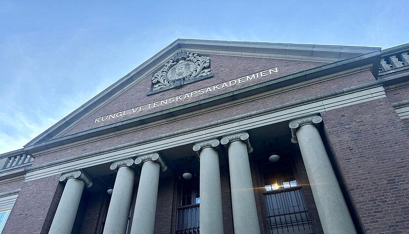 Die Königlich-Schwedische Akademie der Wissenschaften auf dem Gelände der Universität von Stockholm hat nun auch die Nobelpreisträger in der Kategorie Chemie bekanntgegeben. Die Königlich-Schwedische Akademie der Wissenschaften auf dem Gelände der Universität von Stockholm hat nun auch die Nobelpreisträger in der Kategorie Chemie bekanntgegeben.