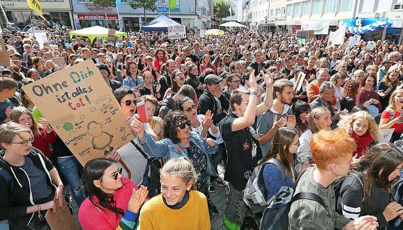 Fast auf den Tag genau vor zwei Jahren demonstrierten rund 2000 Menschen aus der Region in Heilbronn für mehr Klimagerechtigkeit. 
Foto: Archiv/Andreas Veigel