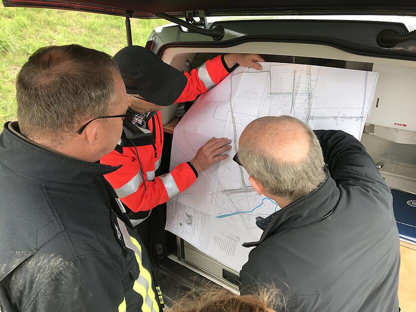 Die Firma Lebküchner untersucht abschnittsweise die Kanäle zwischen Unglücksort und Kläranlage.  Foto: Alexander Klug