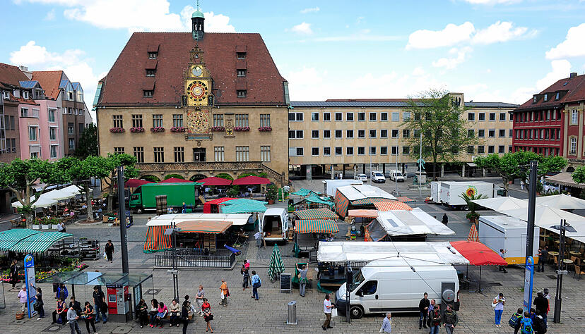 Feinkost Kirbas hat auch einen Stand auf dem Heilbronner Wochenmarkt.