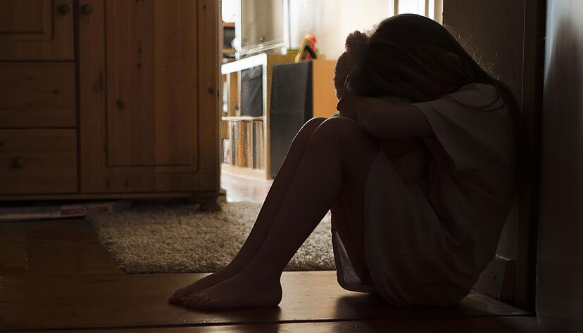 Veränderungen von Kindern und Jugendlichen können verschiedene Ursachen haben - sexueller Missbrauch ist eine. Erwachsene sollten sie immer ernst nehmen und versuchen, ins Gespräch zu kommen. Veränderungen von Kindern und Jugendlichen können verschiedene Ursachen haben - sexueller Missbrauch ist eine. Erwachsene sollten sie immer ernst nehmen und versuchen, ins Gespräch zu kommen.