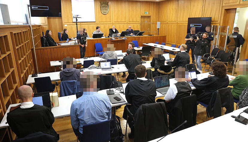 Vor dem Landgericht Heilbronn startete am Dienstagmorgen ein Berufungsverfahren gegen fünf Klimaaktivisten der "Letzten Generation". Vor dem Landgericht Heilbronn startete am Dienstagmorgen ein Berufungsverfahren gegen fünf Klimaaktivisten der "Letzten Generation".