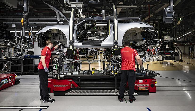 Das Porsche-Erfolgsmodell 911 wird auch heute noch in Zuffenhausen gebaut. Das Porsche-Erfolgsmodell 911 wird auch heute noch in Zuffenhausen gebaut.