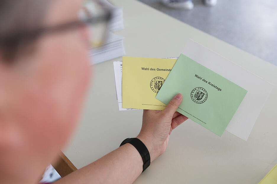 Nicht nur ein Kreuzchen dürfen Wahlberechtigte machen: Für die Kommunalwahl müssen viele Listen ausgefüllt werden.