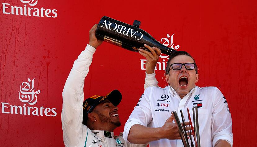 Fr&uuml;her bei Mercedes unzertrennlich: Peter Bonnington (r) und Lewis Hamilton. (Archivbild)