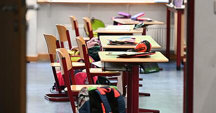 Kultusministerin Theresa Schopper will die Schulen möglichst lange offen halten. Das wünschen sich die Eltern und Schüler auch. Kann es gelingen? Foto: dpa