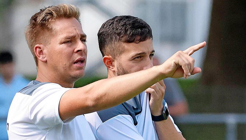 Der neue VfR-Chefcoach Pascal Marche (links) und Co-Trainer Enzo Romano haben wie alle im Verein ein hohes Ziel, den Aufstieg in die Verbandsliga.