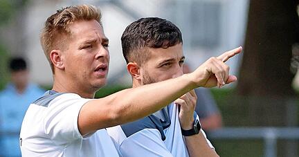 Der neue VfR-Chefcoach Pascal Marche (links) und Co-Trainer Enzo Romano haben wie alle im Verein ein hohes Ziel, den Aufstieg in die Verbandsliga.
Foto: Marc Schmerbeck