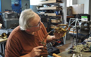 Löten, ölen, schrauben und entkalken: Die Pflege eines Instruments erfordert einiges an Zeit und Wissen.