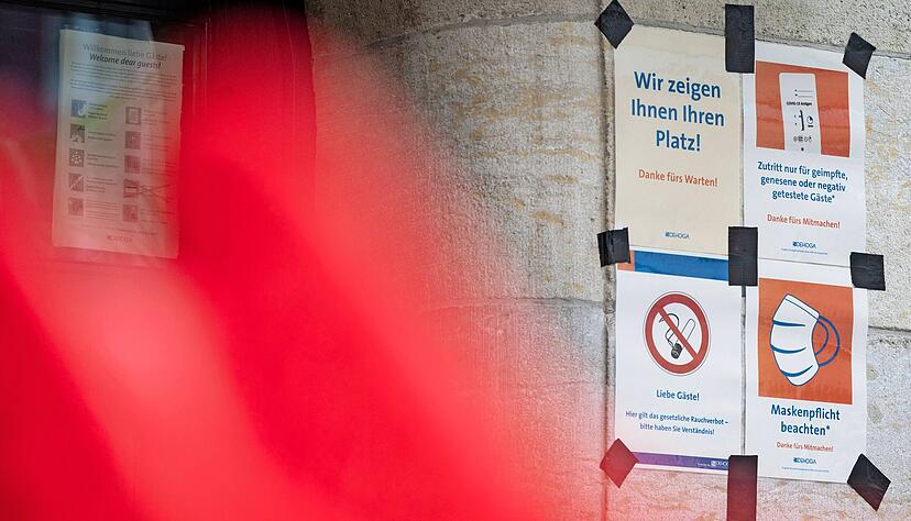 Bald könnten ungeimpfte Personen auch mit Test nicht mehr überall Zugang haben.
Foto: dpa Bald könnten ungeimpfte Personen auch mit Test nicht mehr überall Zugang haben.
Foto: dpa