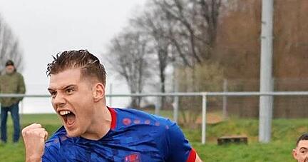 Jonas Limbach steuert zu dem deutlichen FSV-Erfolg drei Treffer bei. Jonas Limbach steuert zu dem deutlichen FSV-Erfolg drei Treffer bei.