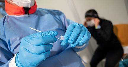 Wissenschaftler f&uuml;rchten, dass die neue Virusvariant B.1.1.7 schon bald die bisher bekannten Varianten verdr&auml;ngt haben k&ouml;nnte.
Foto: dpa