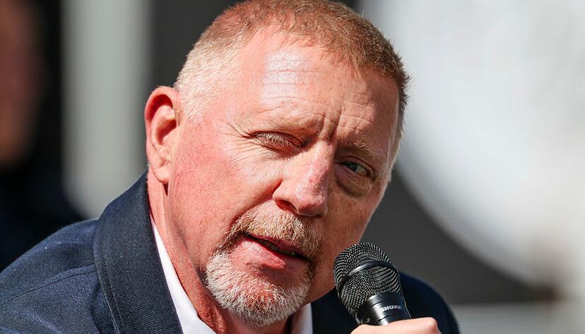 Boris Becker sieht Alexander Zverev gegen Novak Djokovic leicht im Vorteil. Boris Becker sieht Alexander Zverev gegen Novak Djokovic leicht im Vorteil.