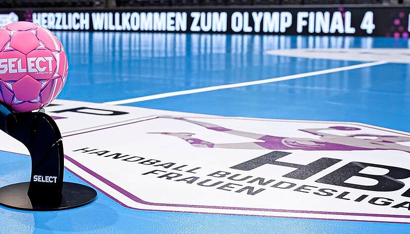 Künftig soll Handball − wie hier beim Final Four des DHB-Pokals in Stuttgart − in der Bundesliga der Frauen nur noch auf einheitlichen Bodenbelägen stattfinden. Auch andere Anforderungen werden steigen. Die HBF sieht darin einen wichtigen Schritt zur Professionalisierung. Künftig soll Handball − wie hier beim Final Four des DHB-Pokals in Stuttgart − in der Bundesliga der Frauen nur noch auf einheitlichen Bodenbelägen stattfinden. Auch andere Anforderungen werden steigen. Die HBF sieht darin einen wichtigen Schritt zur Professionalisierung.