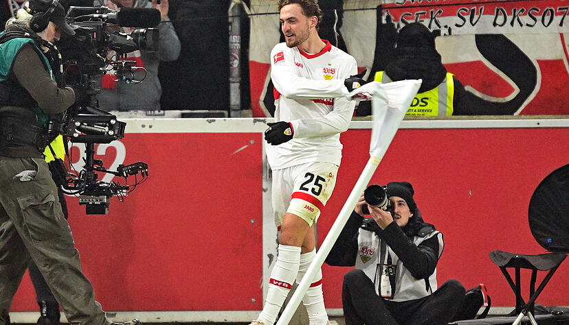 Die Gef&uuml;hle m&uuml;ssen raus: Jacob Bruun Larsen feiert sein Tor zum 1:1.