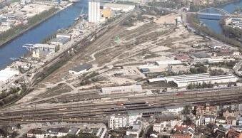 Noch präsentiert sich das Fruchtschuppenareal als hässliches Quartier. Mit der Neckarvorstadt und der Bundesgartenschau soll hier Qualität einziehen.Foto: Werner Kuhnle Noch präsentiert sich das Fruchtschuppenareal als hässliches Quartier. Mit der Neckarvorstadt und der Bundesgartenschau soll hier Qualität einziehen.Foto: Werner Kuhnle
