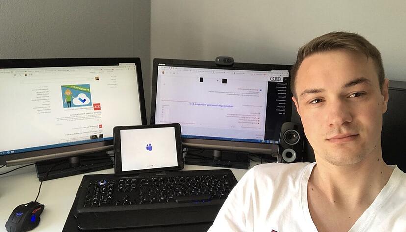 Fabian Hoenig bereitet sich von zu Hause aus auf die Pr&uuml;fungen vor. Foto: privat