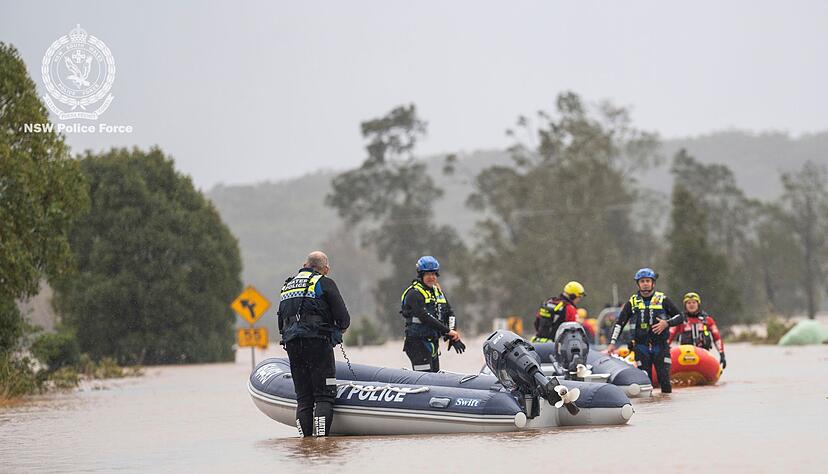 Die Retter begeben sich oftmals selbst in gro&szlig;e Gefahr.