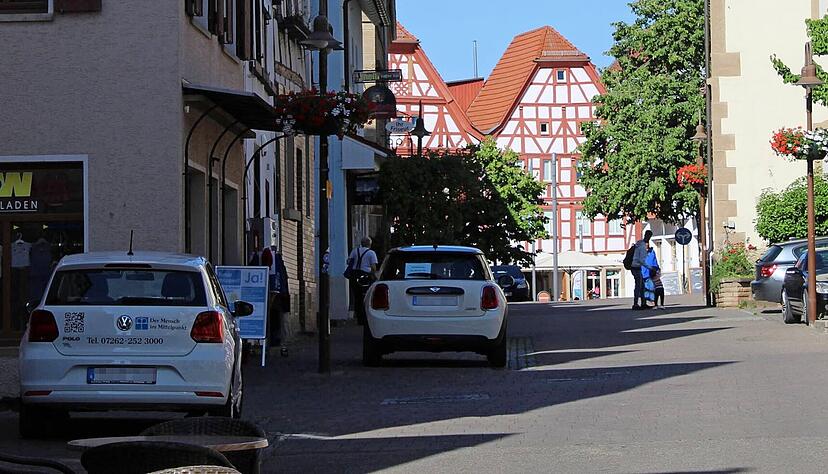 Wie identit&auml;tsstiftend ist ein eigenes Nummernschild? Die Fachwerkstadt diskutiert &uuml;ber die Vor- und Nachteile des K&uuml;rzels EPP auf der Kennzeichenplatte.
Foto: J&ouml;rg K&uuml;hl