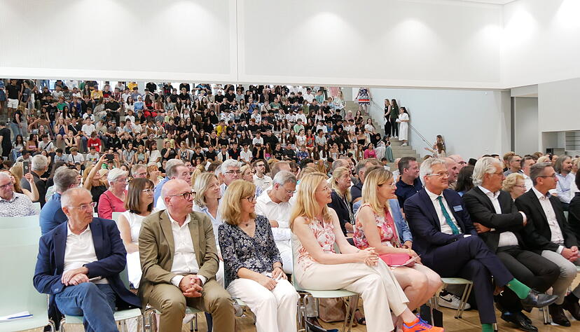 Die neu gebaute Franz-Binder-Verbundschule ist im Juli eingeweiht worden. Die neu gebaute Franz-Binder-Verbundschule ist im Juli eingeweiht worden.