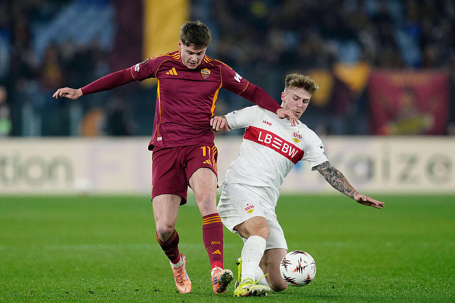 Finn Jeltsch: Stabil in der Abwehr, aber teilweise den Ball vor dem eigenen Sechszehner zu lange am Fuß. Machte den ein oder anderen Ausflug nach vorne. Note: 3 Finn Jeltsch: Stabil in der Abwehr, aber teilweise den Ball vor dem eigenen Sechszehner zu lange am Fuß. Machte den ein oder anderen Ausflug nach vorne. Note: 3