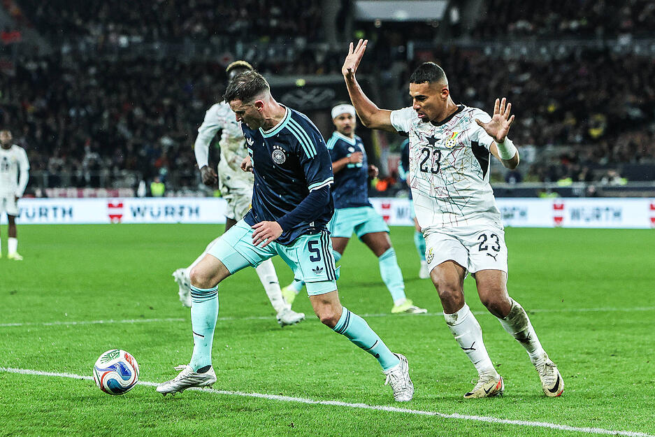 Pascal Groß: Unauffällig im Spiel, aber macht die Räume eng. Vergab in Halbzeit zwei noch eine gute Chance. Note: 3,5 Pascal Groß: Unauffällig im Spiel, aber macht die Räume eng. Vergab in Halbzeit zwei noch eine gute Chance. Note: 3,5