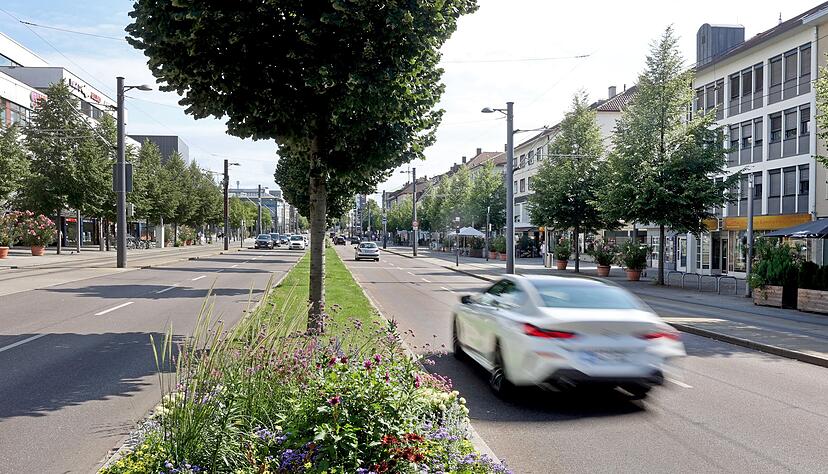 Wer wiederholt beim Rasen erwischt wird, dem droht laut Verordnung unabhängig vom Punktekonto der Führerscheinentzug.