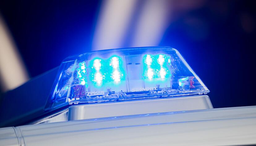 Im Kontext der Auseinandersetzung zweier krimineller Gruppen in Stuttgart hat die Polizei Razzien durchgeführt (Symbolbild) Im Kontext der Auseinandersetzung zweier krimineller Gruppen in Stuttgart hat die Polizei Razzien durchgeführt (Symbolbild)