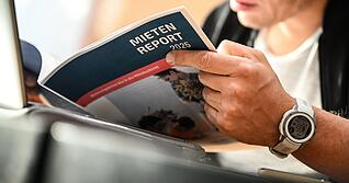 Mietern und Vermietern eine Orientierungshilfe bieten, das ist eines der Ziele eines gemeinsamen Mietspiegels. Öhringen kann dabei auf jahrelange Erfahrung zurückblicken. Foto: Britta Pedersen/dpa