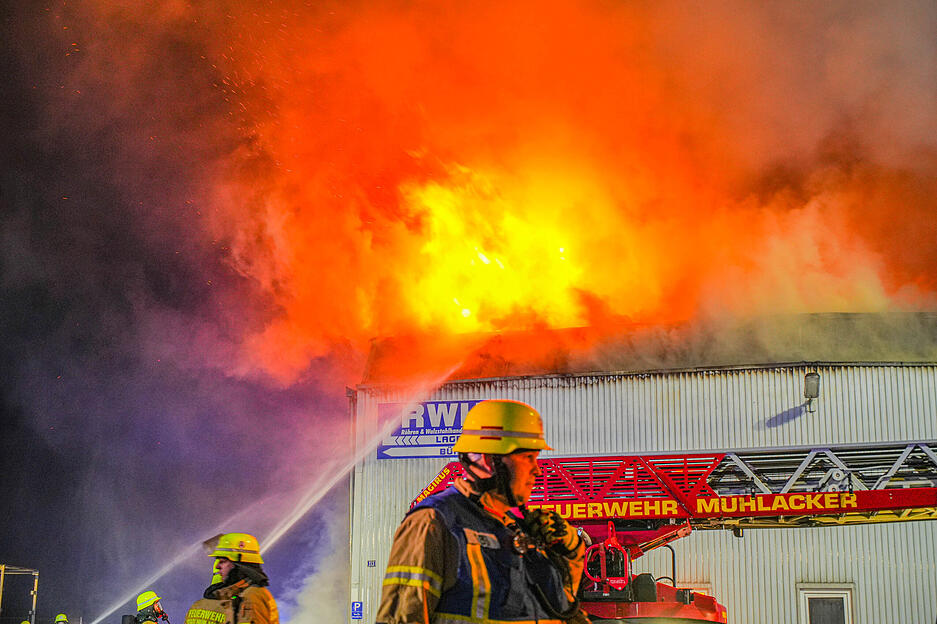 Stundenlang dauerte es, bis der Brand unter Kontrolle war.