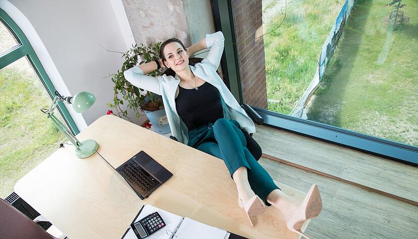 Weniger Stress, mehr Produktivit&auml;t: Die Versprechen hinter einer Vier-Tage-Woche sollten Besch&auml;ftigte im Detail pr&uuml;fen. (zu dpa: &laquo;Vier-Tage-Woche: Wie Sie Vor- und Nachteile abw&auml;gen&raquo;)