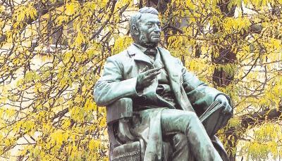 Er h&auml;tte seine helle Freude an den Absolventen des nach ihm benannten Gymnasiums: der Arzt und Physiker Robert Mayer.Foto: Archiv/Dirks