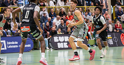 Power Forward Rasmus Menger (am Ball) verlässt die TSG Heilbronn Reds mit sofortiger Wirkung. Power Forward Rasmus Menger (am Ball) verlässt die TSG Heilbronn Reds mit sofortiger Wirkung.