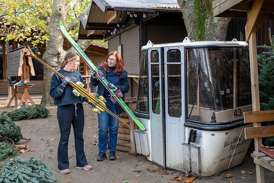 Winterliche Atmosphäre im Heilbronner Winterdorf zwischen Neckar und Theresienwiese. Winterliche Atmosphäre im Heilbronner Winterdorf zwischen Neckar und Theresienwiese.