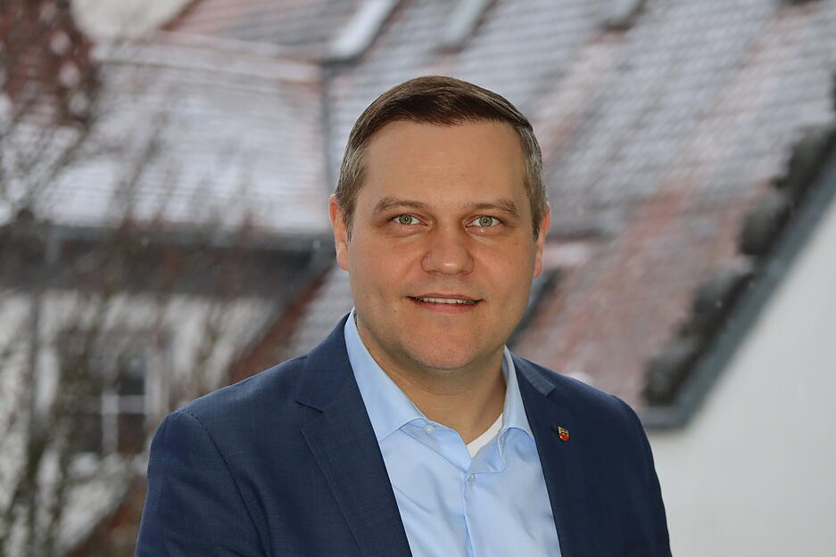 &Uuml;ber Wahlkreis Hohenlohe hat es Anton Baron (AfD) nicht direkt in den Landtag geschafft. Auf Listenplatz drei war jedoch kein Bangen n&ouml;tig &ndash; die AfD sichert sich laut der vorl&auml;ufigen Ergebnissen 35 Sitze.