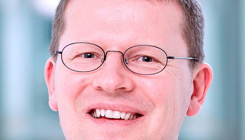 Dr. Wolfgang Krapf ist Dermatologe und leitender Oberarzt bei den SLK-Kliniken in Heilbronn. Dr. Wolfgang Krapf ist Dermatologe und leitender Oberarzt bei den SLK-Kliniken in Heilbronn.