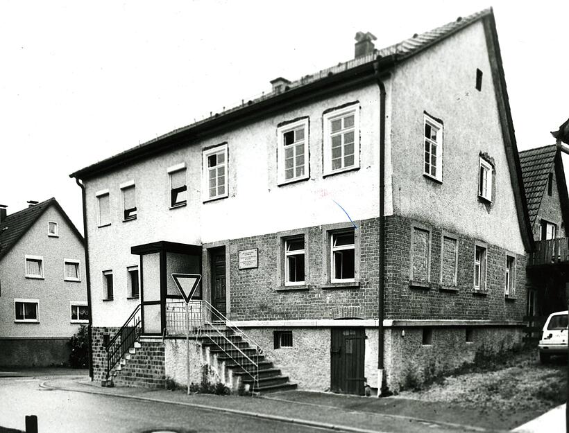 Ein Gebäude in Wüstenrot erinnert an den Firmengründer Georg Kropp: nicht seine Villa, sondern das Haus in der Haller Straße 3. In diesem wurden einst Darlehen vergeben und ist heute als Bauspar-Museum eingerichtet. 1995 wird das Haus dafür baulich instand gesetzt.