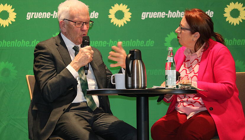 &bdquo;Die Politik des Geh&ouml;rtwerdens ist klar in den Zielen, aber offen in den Wegen&ldquo;: Ministerpr&auml;sident Winfried Kretschmann im Gespr&auml;ch mit Gaby Renz.