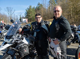 Saisonbeginn im Fr&uuml;hling: Viele Biker genie&szlig;en die ersten Kilometer des Jahres.