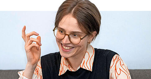 &bdquo;Die Vielfalt, das ist das Interessante am Theater&ldquo;.Seit September lebt Sonia Glade in Heilbronn und f&uuml;hlt sich angekommen im Team des Ensembles des Jungen Theaters. Auf der B&uuml;hne wird man sie ohne Brille mit Kontaktlinsen erleben.