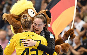 Für den Erfolg der Mannschaft braucht es beide: Sarah Wachter und Katharina Filter verstehen sich trotz Konkurrenzkampf gut.