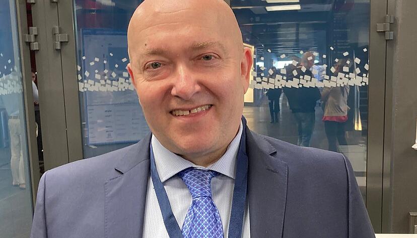 Professor Mykola Ankin von der Medizinischen Fakultät der Shupyk Universität in Kiew ist mit einer Delegation nach Aachen gereist, um von den Erfahrungen nach drei Jahren Krieg zu berichten. Professor Mykola Ankin von der Medizinischen Fakultät der Shupyk Universität in Kiew ist mit einer Delegation nach Aachen gereist, um von den Erfahrungen nach drei Jahren Krieg zu berichten.