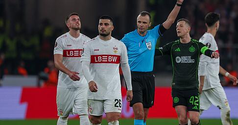Der VfB Stuttgart verliert gegen Celtic Glasgow das Rückspiel, steht aber dennoch im Achtelfinale der Europa League. Der VfB Stuttgart verliert gegen Celtic Glasgow das Rückspiel, steht aber dennoch im Achtelfinale der Europa League.
